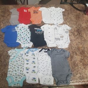 NEWBORN SUMMER ONESIE LOT